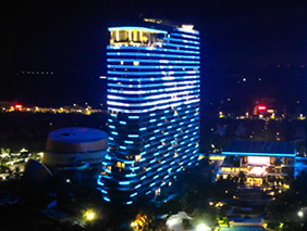 暮落燈起，海南博鰲亞洲灣國際大酒店夜色撩人